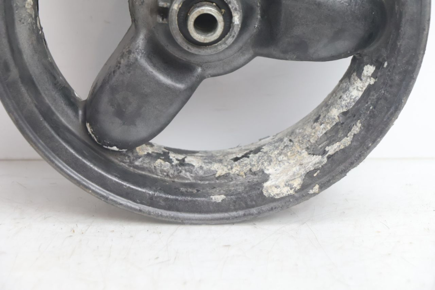 photo de CERCHIO ANTERIORE PEUGEOT BUXY 50 (1993 - 1998) - Zoom sullo stato d'uso
