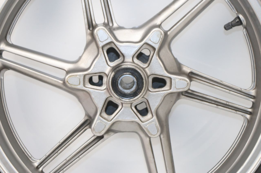 photo de CERCHIO ANTERIORE HONDA CBF 500 (2004 - 2007) - Primo piano ad alta risoluzione