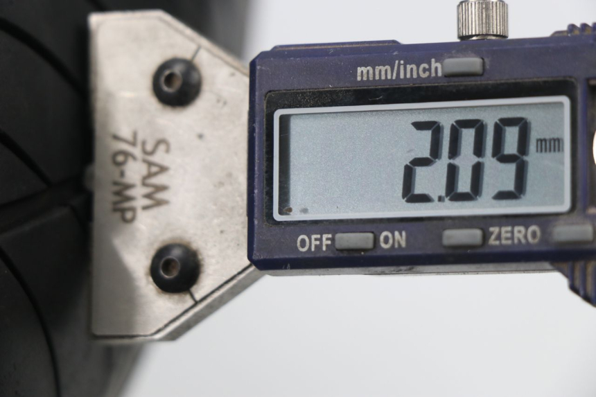 photo de CERCHIO ANTERIORE HONDA CBF 500 (2004 - 2007) - Zoom sullo stato d'uso