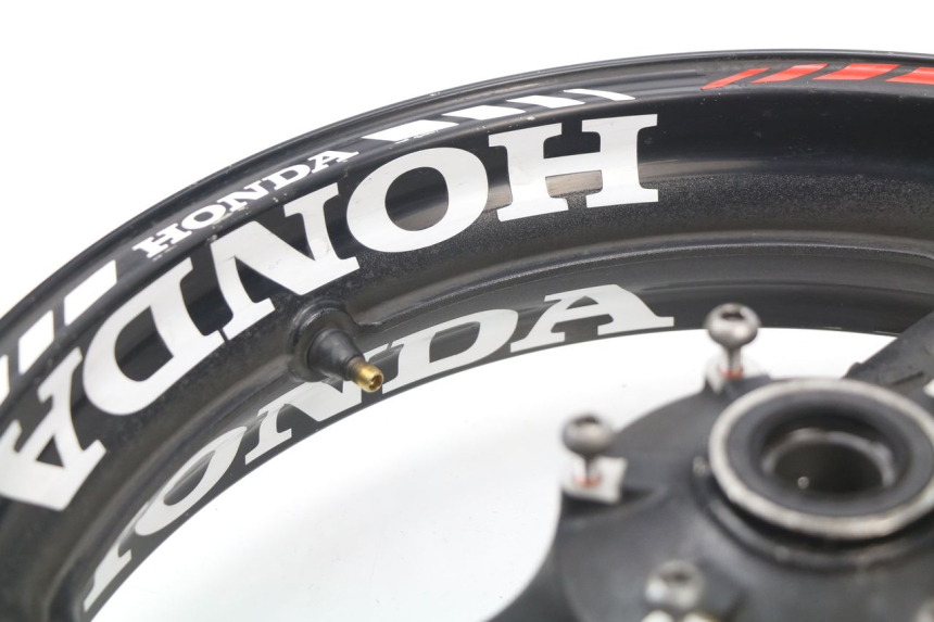 photo de CERCHIO ANTERIORE HONDA CBR 929 RR FIREBLADE 900 (2000 - 2001) - Dettagli dei punti di fissaggio