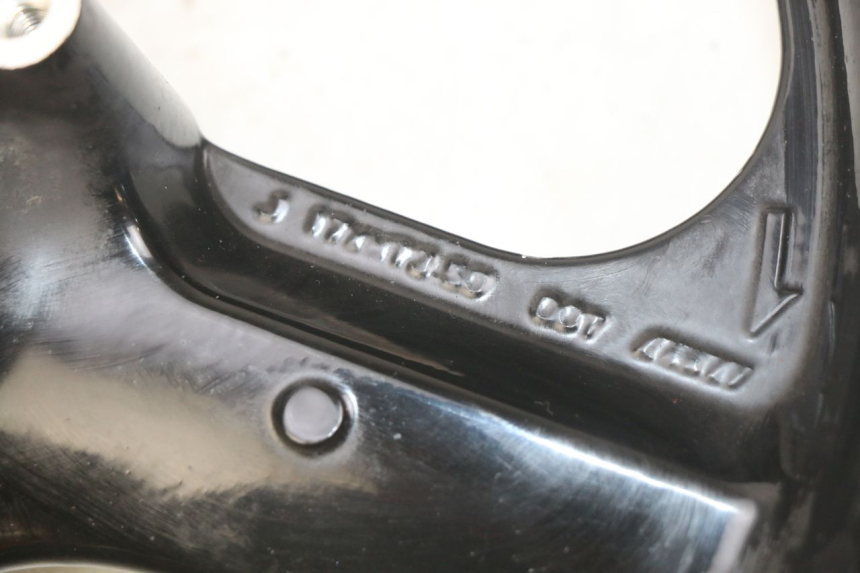 photo de CERCHIO ANTERIORE HONDA CBR F SC25 1000 (1989 - 1992) - Zoom sullo stato d'uso