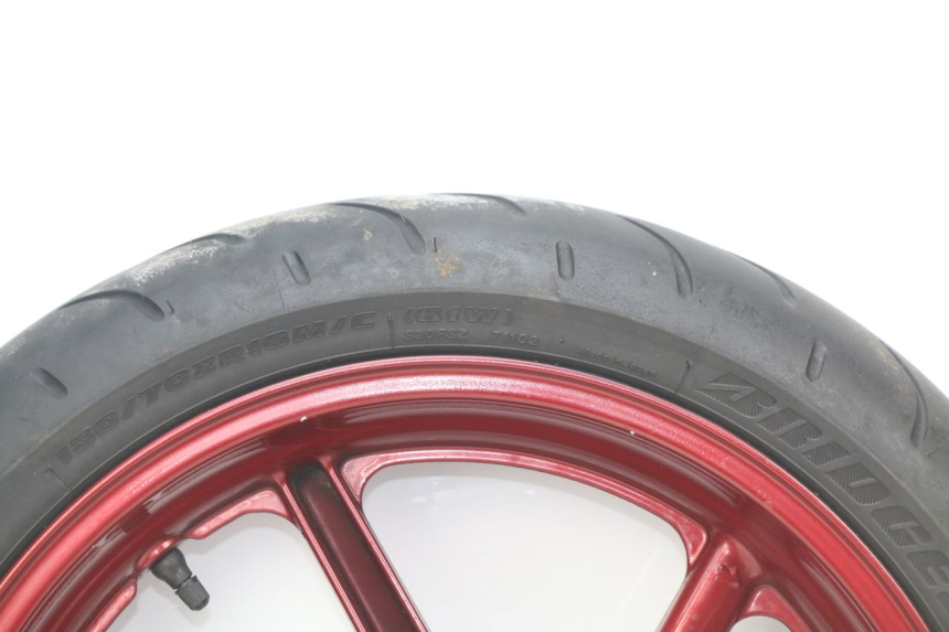 photo de CERCHIO ANTERIORE HONDA CBR RR FIREBLADE 900 (1992 - 1994) - Zoom sui componenti