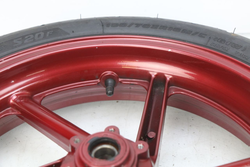 photo de CERCHIO ANTERIORE HONDA CBR RR FIREBLADE 900 (1992 - 1994) - Primo piano tecnico