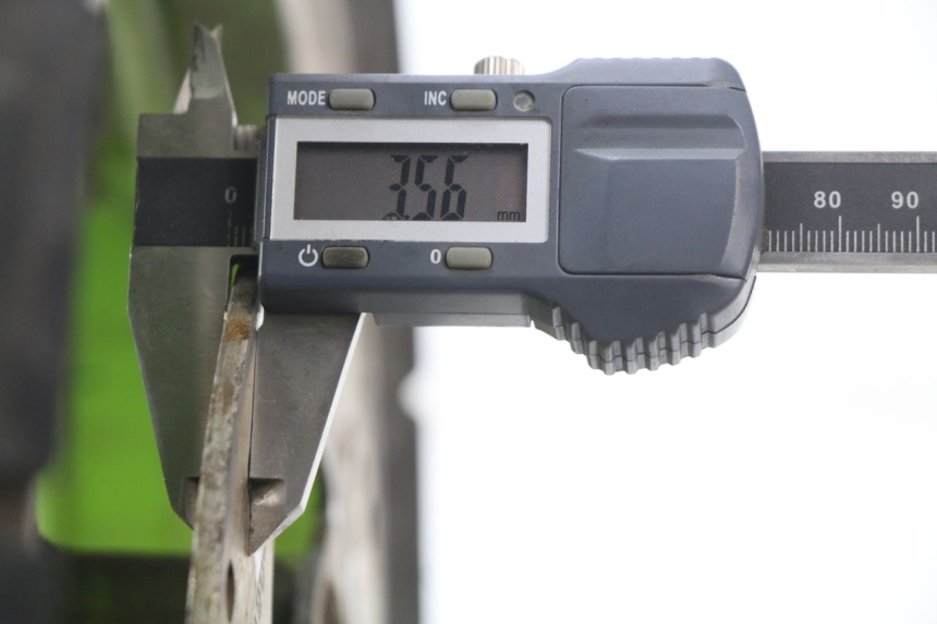 photo de CERCHIO ANTERIORE REVATTO CITYONE 50 (2006 - 2008) - Zoom sullo stato d'uso