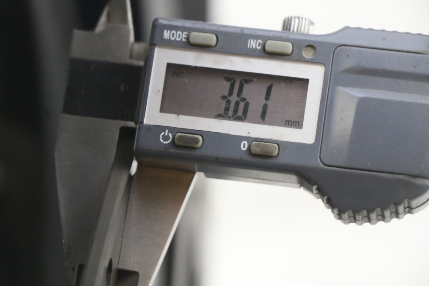 photo de CERCHIO ANTERIORE PEUGEOT CITYSTAR 2T 50 (2018 - 2021) - Dettaglio del componente