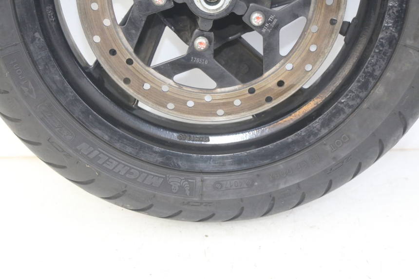 photo de CERCHIO ANTERIORE PEUGEOT CITYSTAR 2T 50 (2018 - 2021) - Primo piano ad alta risoluzione