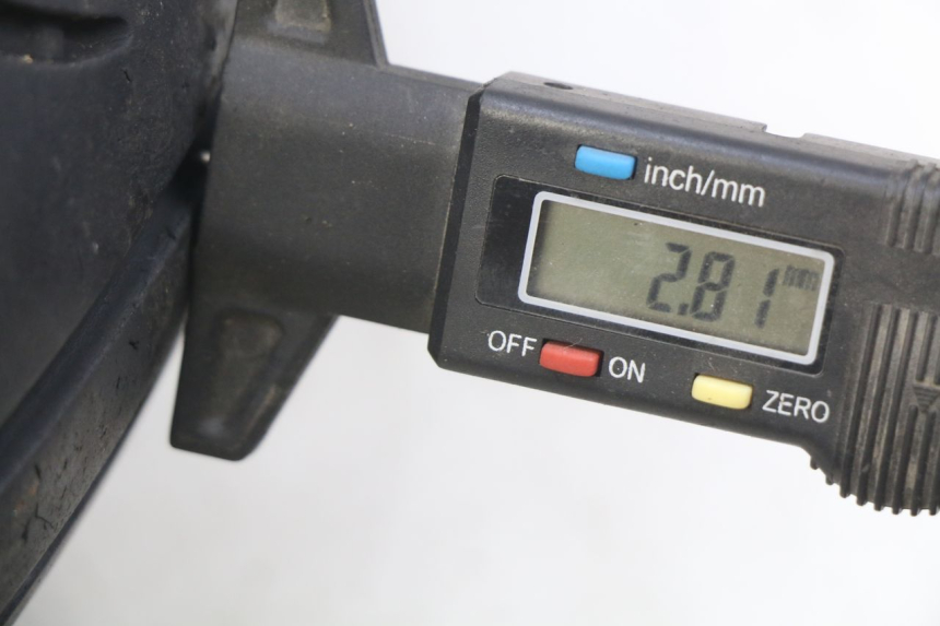 photo de CERCHIO ANTERIORE PEUGEOT CITYSTAR 2T 50 (2018 - 2021) - Zoom sullo stato d'uso