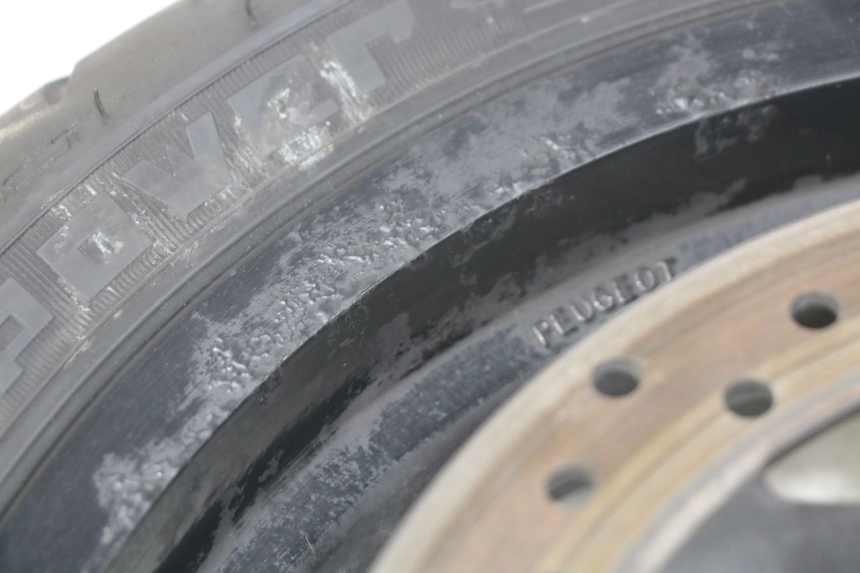 photo de CERCHIO ANTERIORE PEUGEOT CITYSTAR 2T 50 (2018 - 2021) - Dettagli dei punti di fissaggio