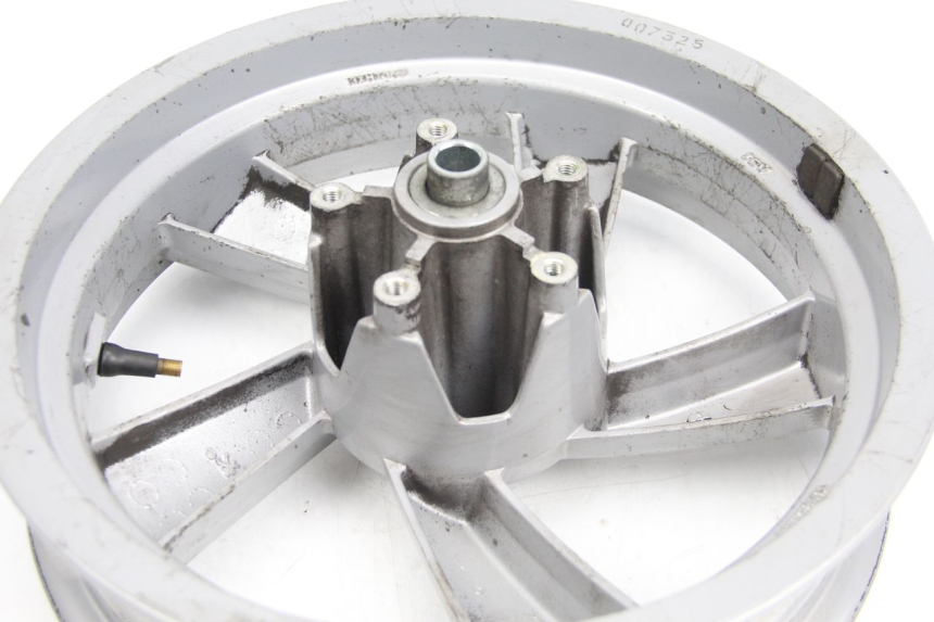 photo de CERCHIO ANTERIORE PEUGEOT CITYSTAR 50 (2013 - 2017) - Dettagli dei punti di fissaggio