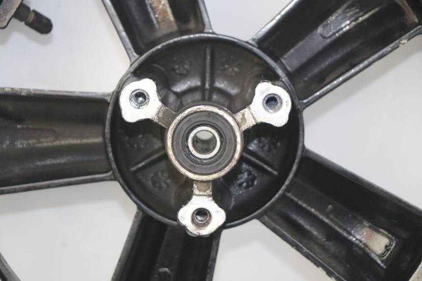 photo de CERCHIO ANTERIORE SYM CROX 4T 50 (2016 - 2023) - Zoom sui componenti