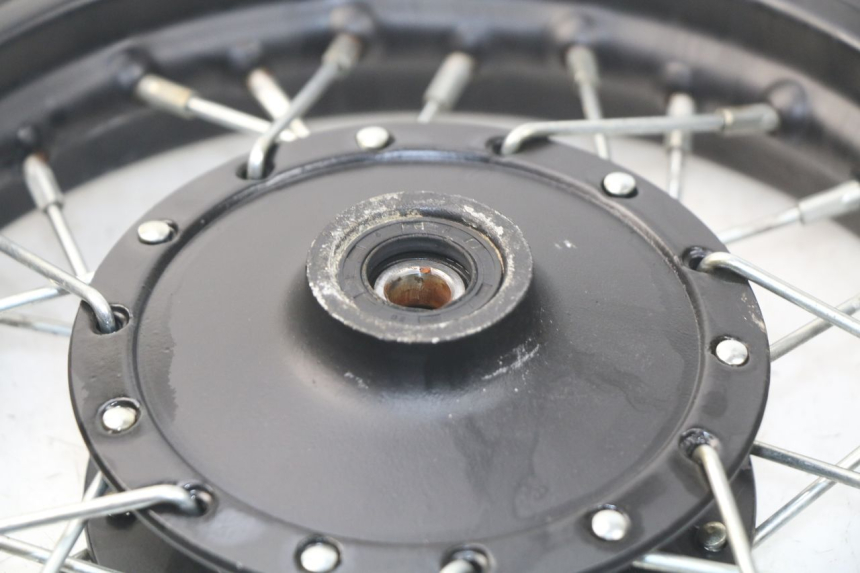 photo de CERCHIO ANTERIORE LIFAN DIRTBIKE 50 - Dettagli dei punti di fissaggio