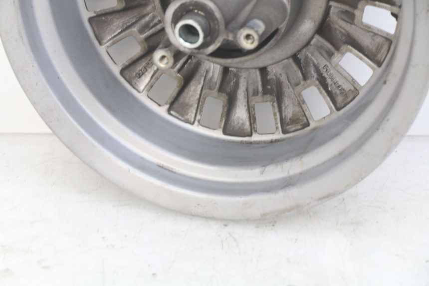 photo de CERCHIO ANTERIORE PEUGEOT DJANGO 4T 50 (2014 - 2019) - Stato della superficie e materiale