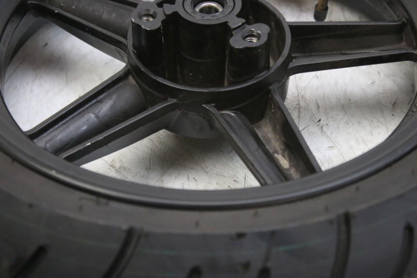 photo de CERCHIO ANTERIORE WAYSCRAL E-SPEED 1 (2022 - 2024) - Stato della superficie e materiale