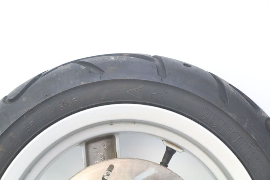 photo de CERCHIO ANTERIORE PEUGEOT E-VIVACITY 1 (2012 - 2018) - Caratteristiche distintive