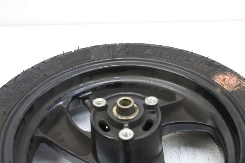 photo de CERCHIO ANTERIORE PEUGEOT ELYSTAR 50 (2002 - 2014) - Caratteristiche distintive