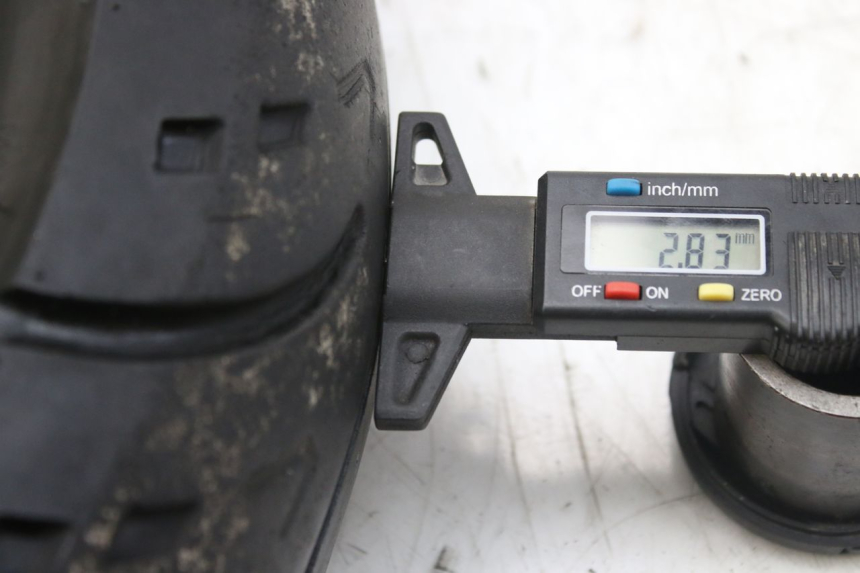 photo de CERCHIO ANTERIORE PEUGEOT ELYSTAR 50 (2002 - 2014) - Primo piano ad alta risoluzione