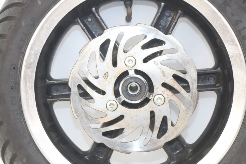 photo de CERCHIO ANTERIORE KEEWAY F-ACT FACT 50 (2006 - 2011) - Primo piano ad alta risoluzione