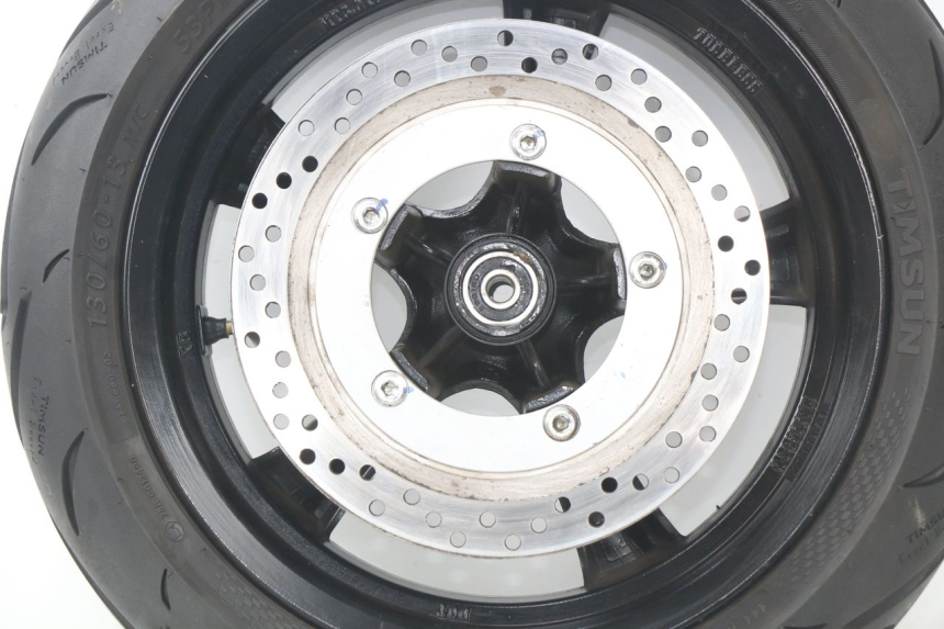 photo de CERCHIO ANTERIORE JM MOTORS F45i 4T 50 (2020 - 2023) - Zoom sui componenti