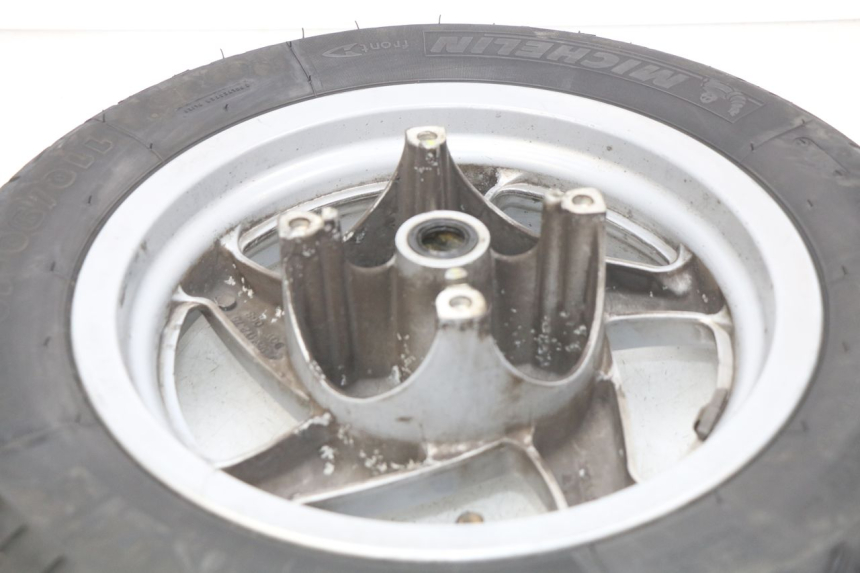 photo de CERCHIO ANTERIORE HONDA FES PANTHEON 2T 125 (1998 - 2002) - Zoom sullo stato d'uso