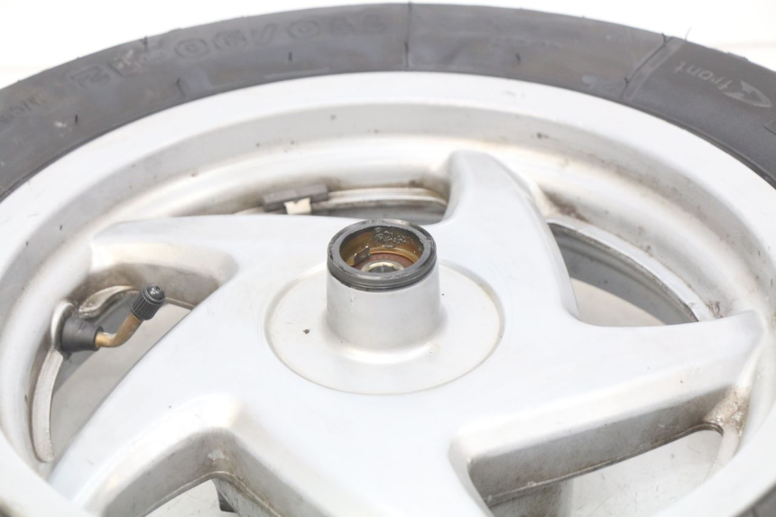 photo de CERCHIO ANTERIORE HONDA FES PANTHEON 2T 125 (1998 - 2002) - Primo piano tecnico