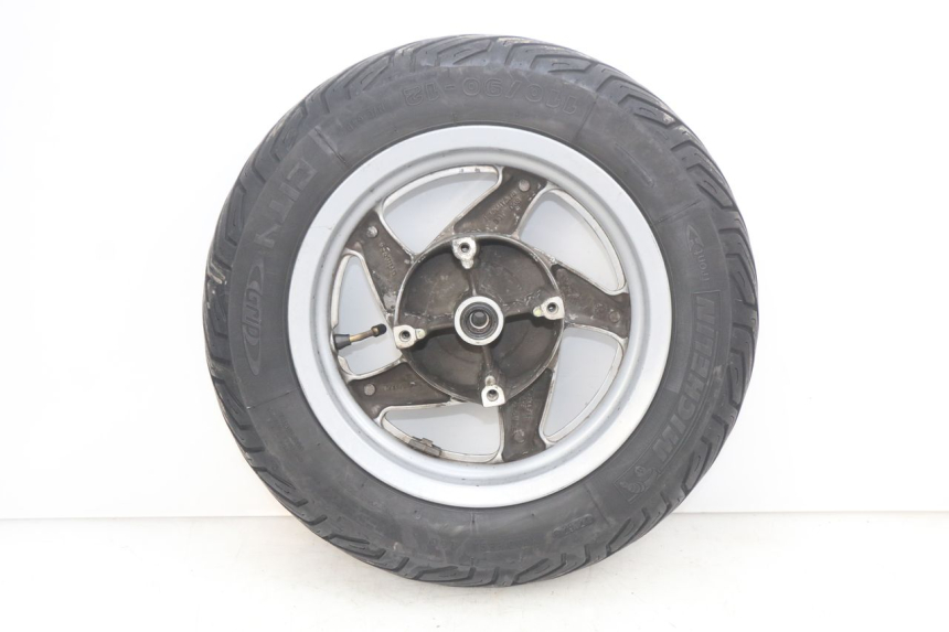 photo de CERCHIO ANTERIORE HONDA FES PANTHEON 2T 125 (1998 - 2002) - Dettagli dei punti di fissaggio