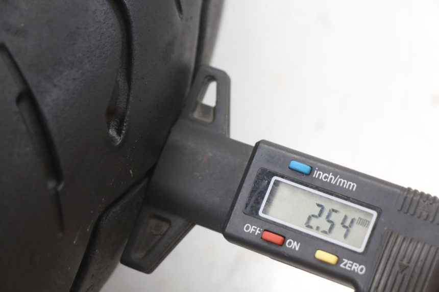 photo de CERCHIO ANTERIORE HONDA FES PANTHEON 2T 125 (1998 - 2002) - Zoom sui componenti