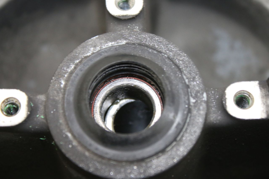 photo de CERCHIO ANTERIORE HONDA FES S-WING SWING ABS 125 (2007 - 2015) - Primo piano tecnico