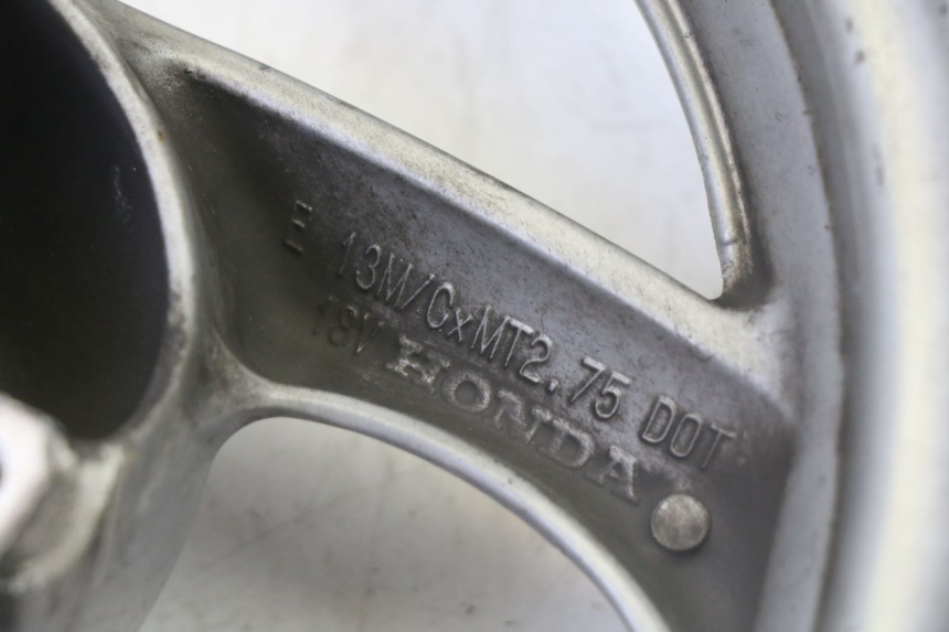 photo de CERCHIO ANTERIORE HONDA FES S-WING SWING ABS 125 (2007 - 2015) - Zoom sui componenti