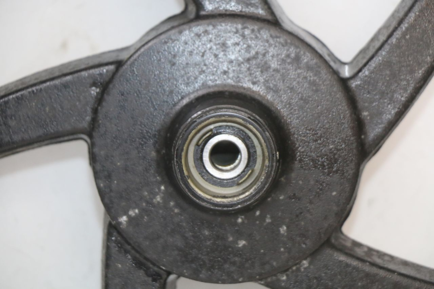 photo de CERCHIO ANTERIORE SYM FIDDLE 2 50 (2008 - 2013) - Altra angolazione