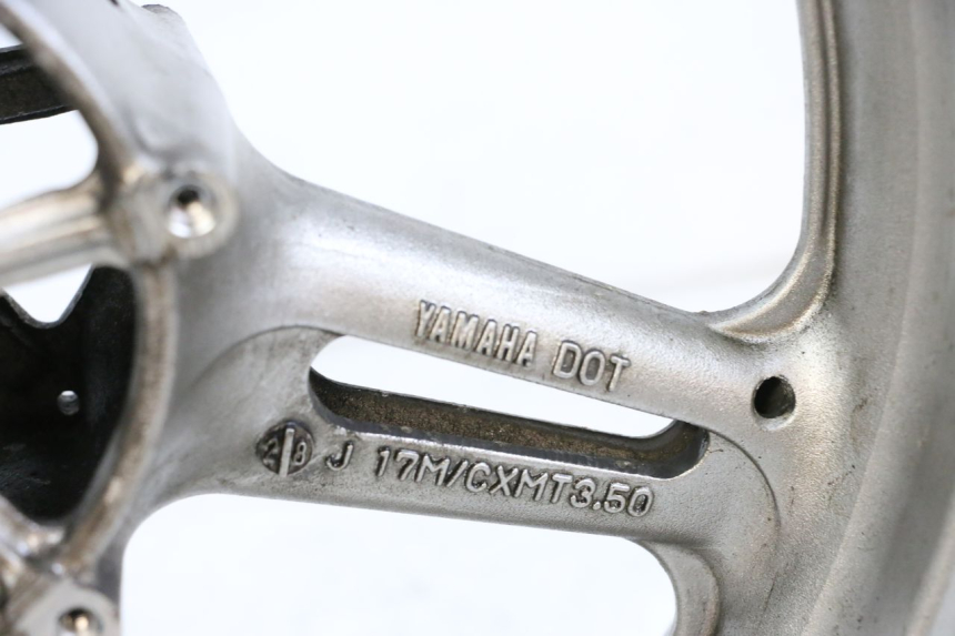 photo de CERCHIO ANTERIORE YAMAHA FJR ABS 1300 (2006 - 2012) - Zoom sullo stato d'uso