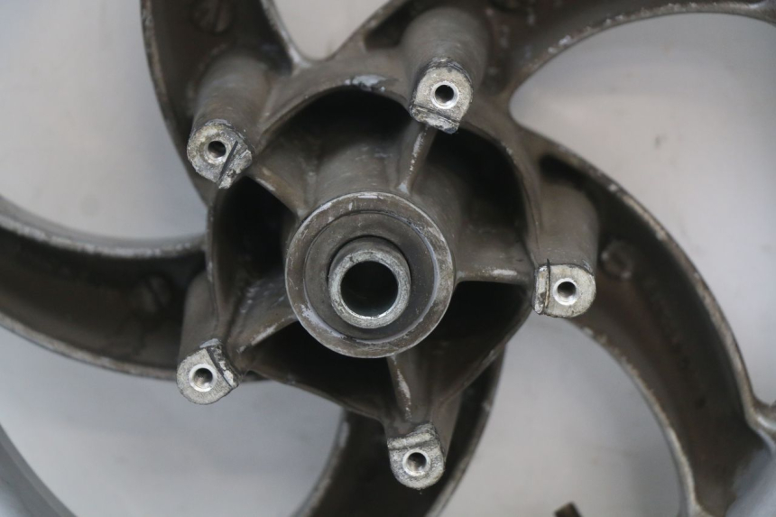 photo de CERCHIO ANTERIORE PIAGGIO FLY 2T 50 (2004 - 2017) - Stato della superficie e materiale