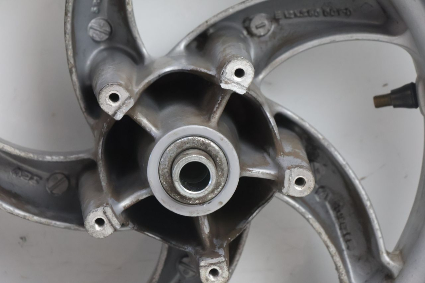 photo de CERCHIO ANTERIORE PIAGGIO FLY 2T 50 (2004 - 2017) - Angolazione alternativa