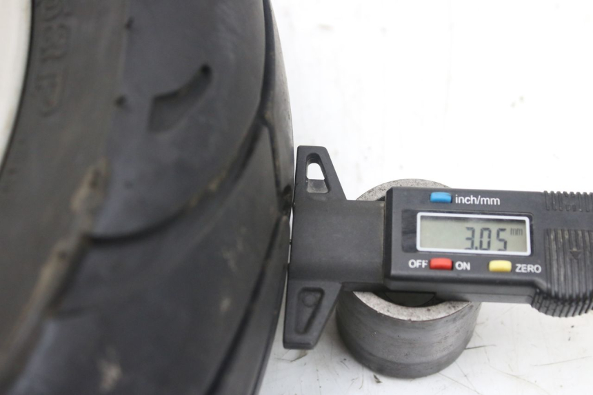 photo de CERCHIO ANTERIORE PIAGGIO FLY 4T 50 (2013 - 2017) - Primo piano ad alta risoluzione