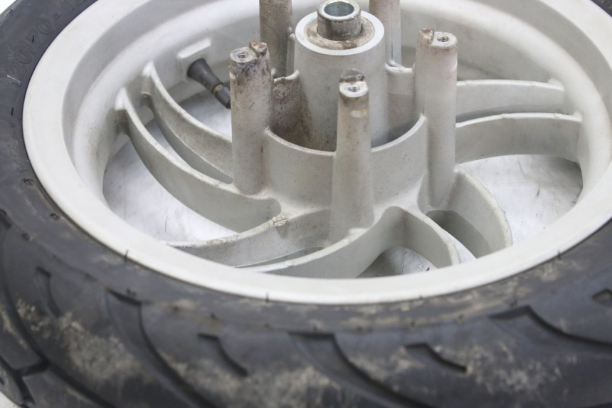 photo de CERCHIO ANTERIORE PIAGGIO FLY 4T 50 (2013 - 2017) - Dettagli dei punti di fissaggio