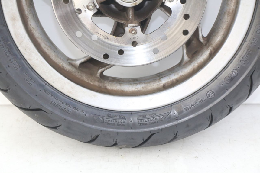 photo de CERCHIO ANTERIORE PIAGGIO FLY 100 (2006 - 2010) - Zoom sui componenti