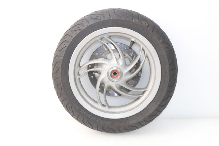 photo de CERCHIO ANTERIORE PIAGGIO FLY IE 125 (2012 - 2017) - Caratteristiche distintive