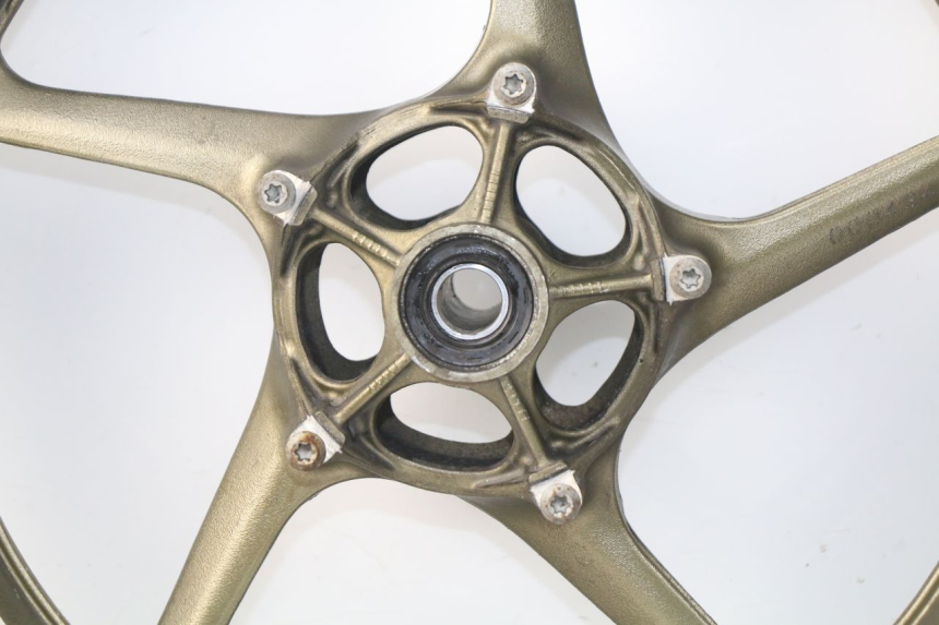 photo de CERCHIO ANTERIORE YAMAHA FZ8 800 (2010 - 2016) - Stato della superficie e materiale