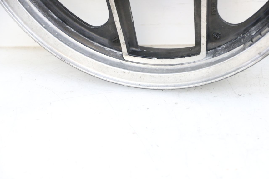 photo de CERCHIO ANTERIORE KAWASAKI GPZ RX 1000 (1986 - 1988) - Primo piano ad alta risoluzione