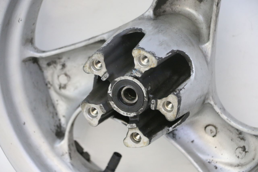 photo de CERCHIO ANTERIORE KYMCO GRAND DINK 125 (2008 - 2014) - Primo piano tecnico