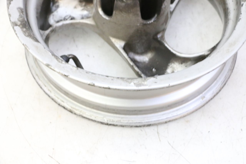 photo de CERCHIO ANTERIORE KYMCO GRAND DINK 125 (2002 - 2007) - Focus sulla struttura