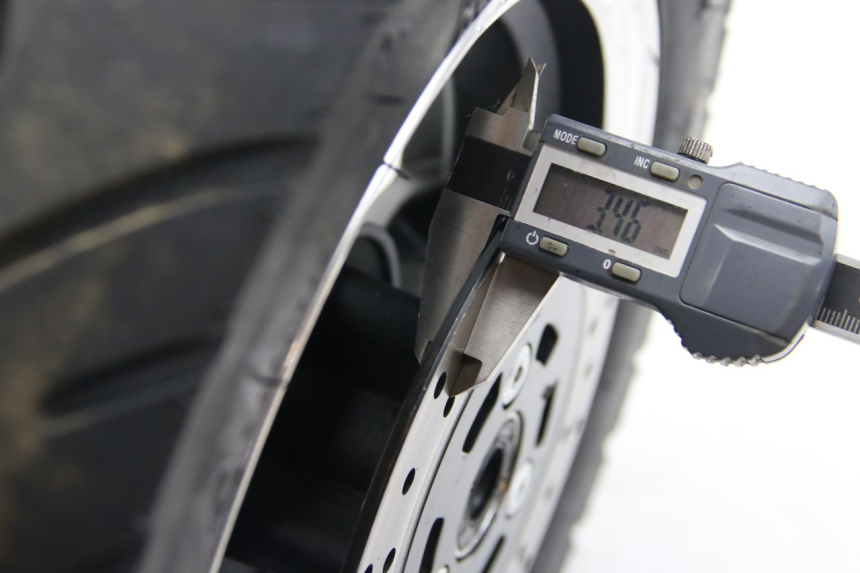 photo de CERCHIO ANTERIORE JM MOTORS GT LINE 4T 50 (2021 - 2023) - Altra angolazione