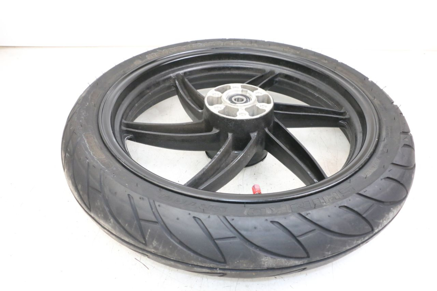 photo de CERCHIO ANTERIORE HYOSUNG GTR 125 (2006 - 2008) - Dettagli dei punti di fissaggio