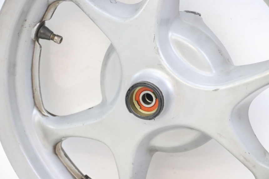 photo de CERCHIO ANTERIORE HONDA NES AROBASE 125 (2000 - 2003) - Caratteristiche distintive