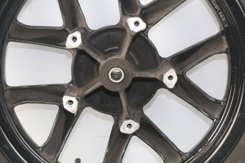 photo de CERCHIO ANTERIORE SYM JOYMAX 250 (2013 - 2017) - Stato della superficie e materiale