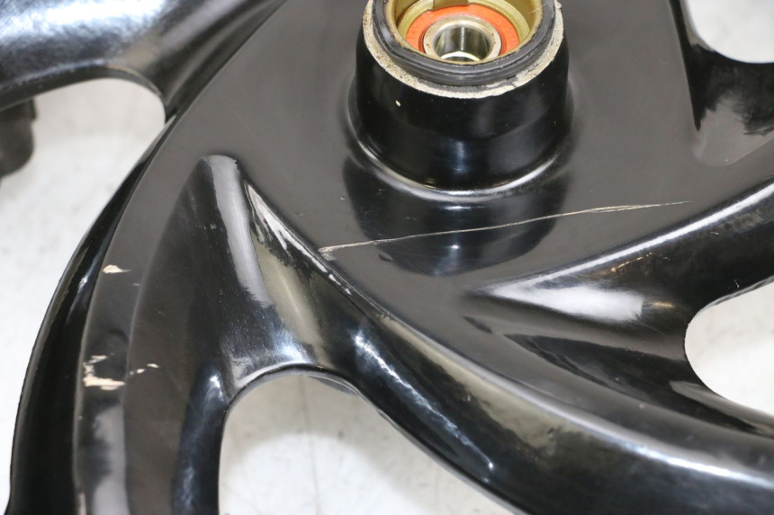 photo de CERCHIO ANTERIORE SYM JOYRIDE EVO 125 (2009 - 2016) - Primo piano tecnico