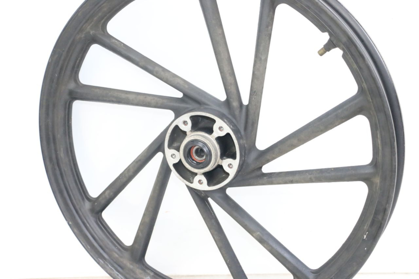 photo de CERCHIO ANTERIORE KYMCO K-PW K-PIPE 50 (2012 - 2017) - Dettagli dei punti di fissaggio