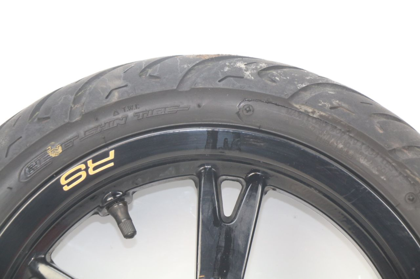 photo de CERCHIO ANTERIORE PEUGEOT KISBEE 2T 50 (2010 - 2017) - Caratteristiche distintive