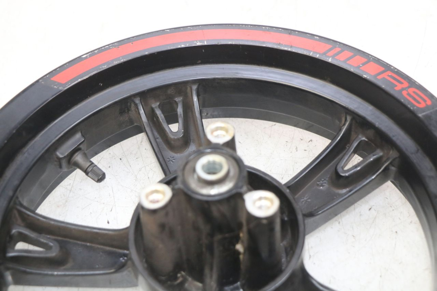 photo de CERCHIO ANTERIORE PEUGEOT KISBEE 2T 50 (2010 - 2017) - Stato della superficie e materiale