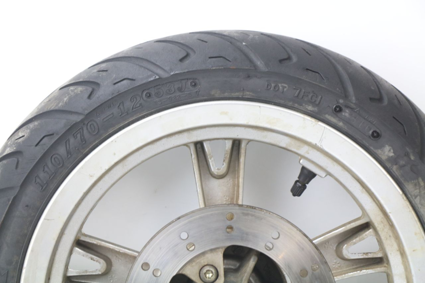 photo de CERCHIO ANTERIORE PEUGEOT KISBEE 4T 50 (2010 - 2017) - Primo piano ad alta risoluzione