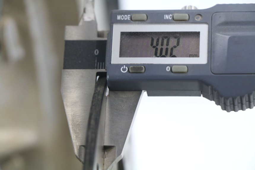 photo de CERCHIO ANTERIORE PEUGEOT KISBEE 4T 50 (2010 - 2017) - Zoom sullo stato d'uso